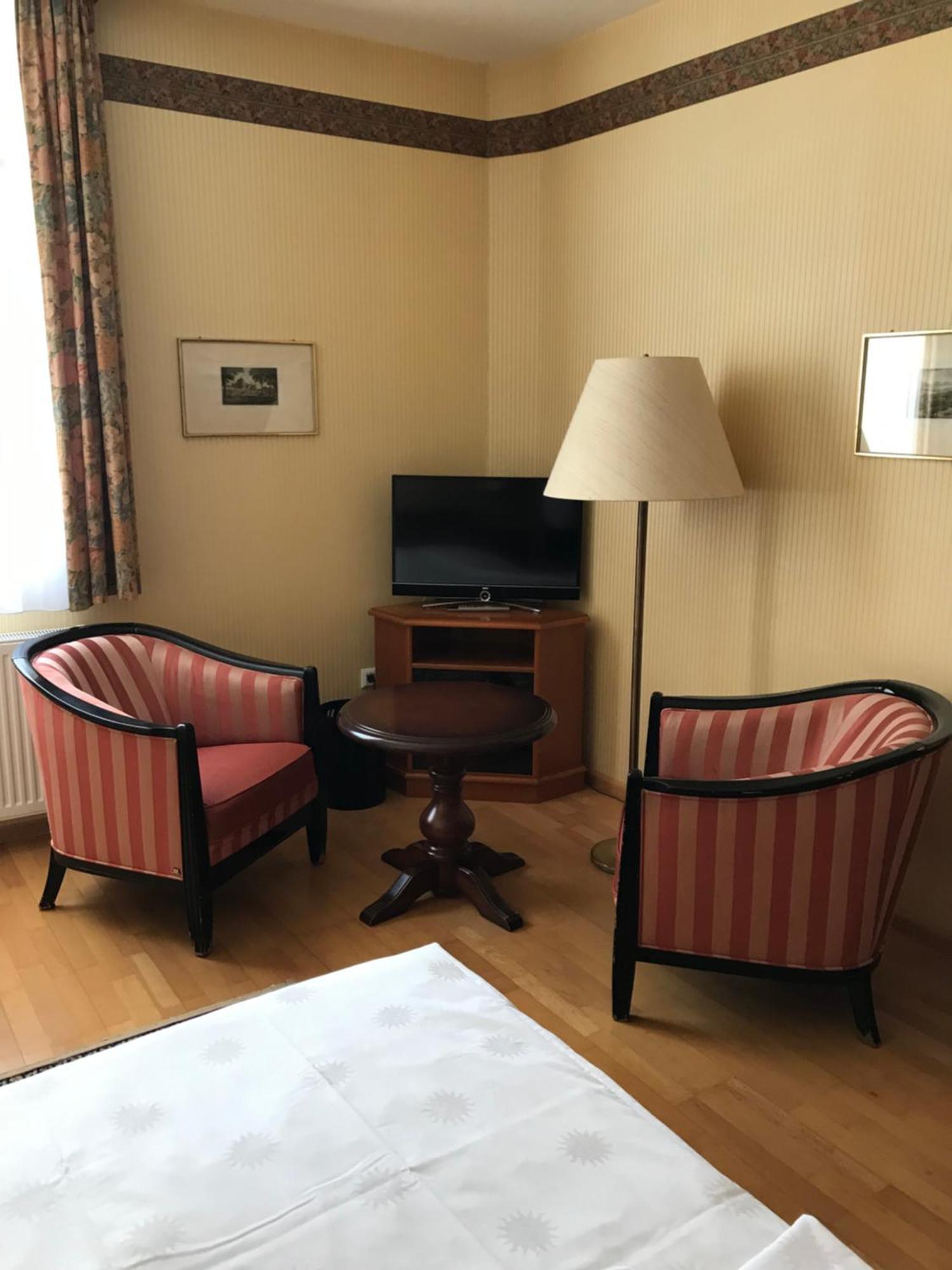 Hotel Boardinghouse Sonne Offenburg Zimmer foto