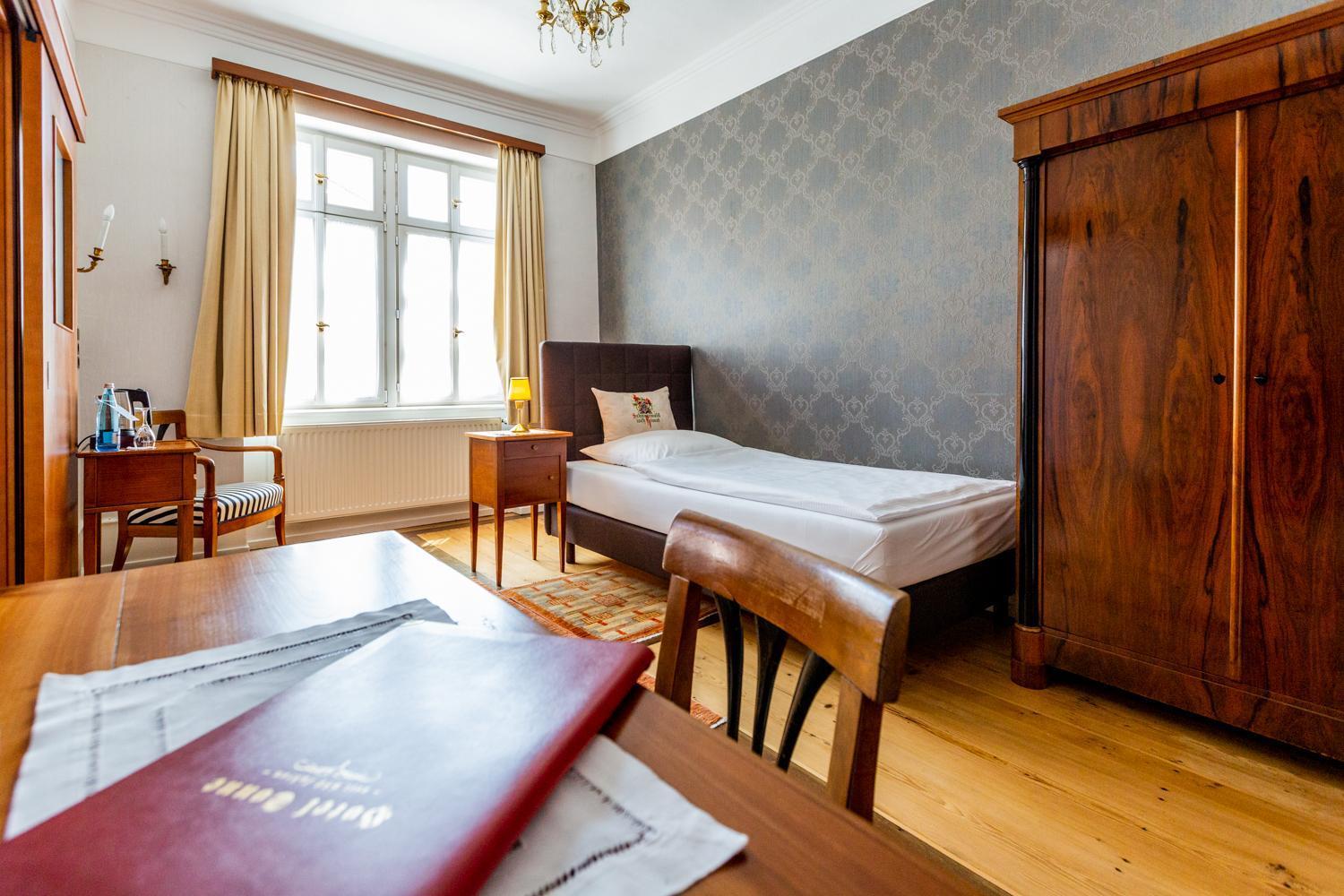 Hotel Boardinghouse Sonne Offenburg Zimmer foto