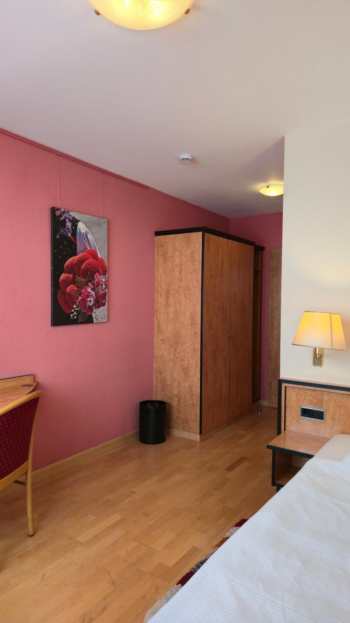 Hotel Boardinghouse Sonne Offenburg Zimmer foto